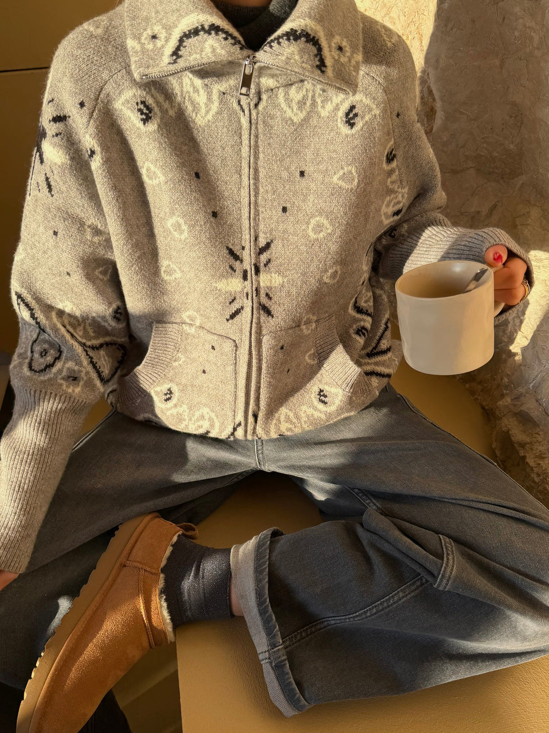 Tineke | Vest met Rits en Paisleyprint