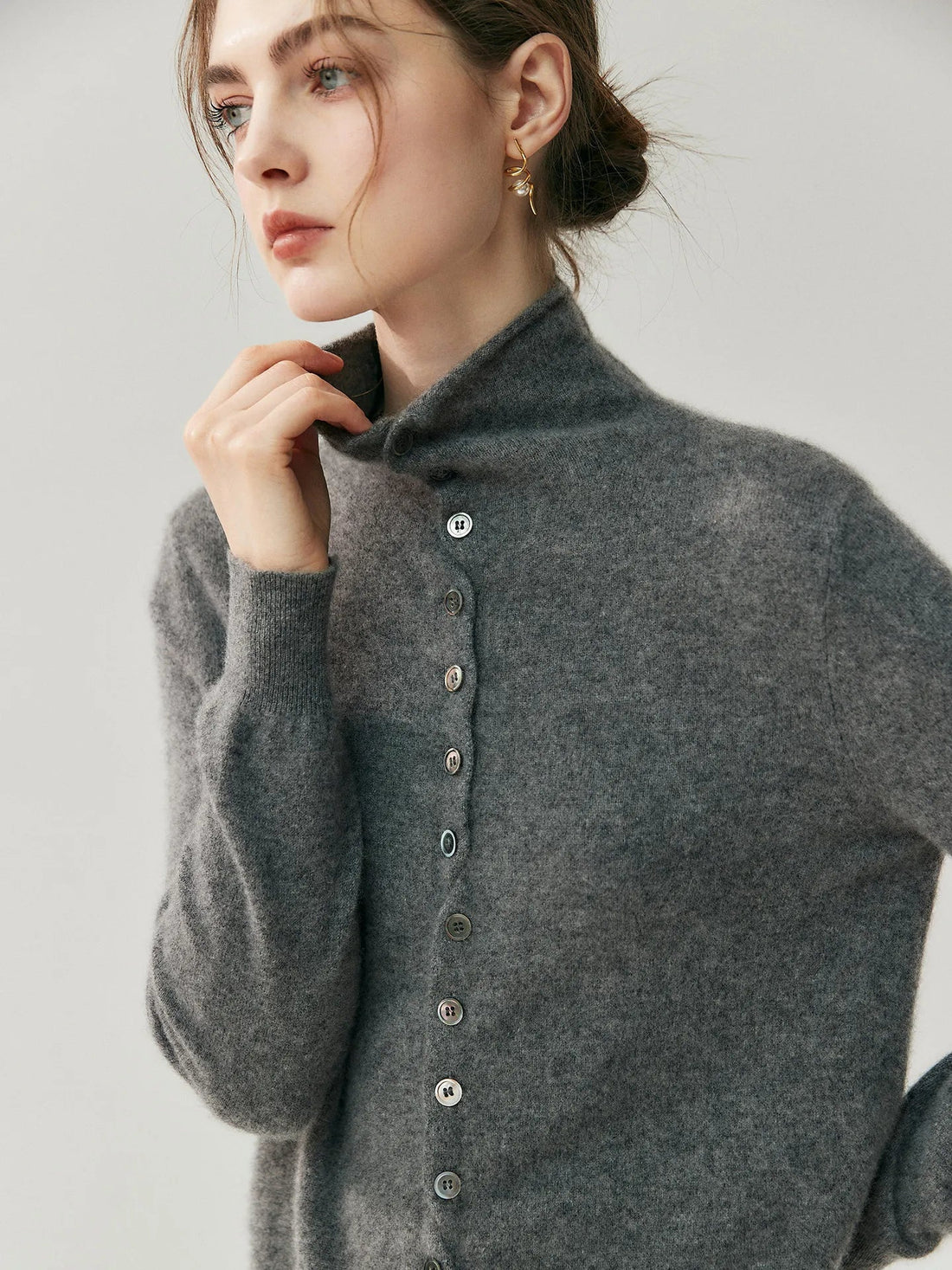 Hanneke | Fijngebreid Vest met Knopen