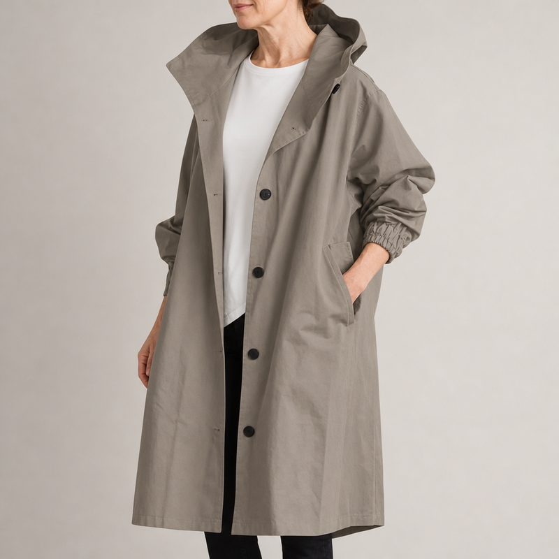Lysbeth | Lange Jas met Capuchon en Knopen